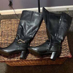 Sleek Black Heeled Boots